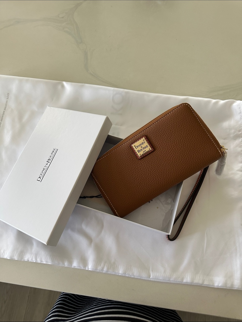 Dooney & Bourke Brown Pebbled Leather Zip Wristlet with Gold Plaque - Picture 4 of 7